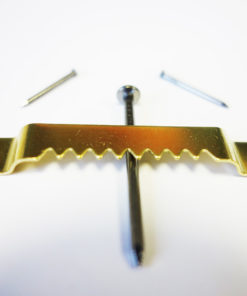 attaches dentelées-412